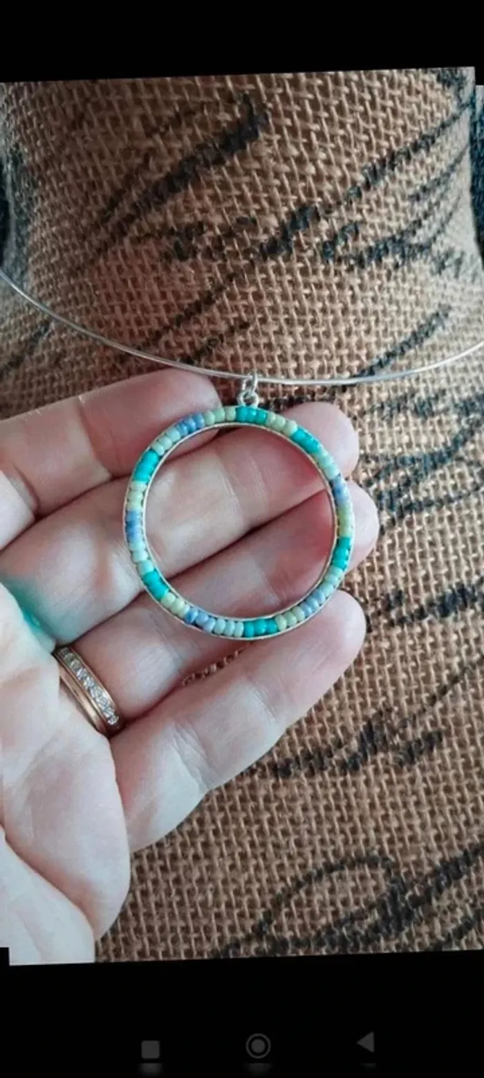 Collier ras  de cou  perles  bleu  argenté - photo numéro 3