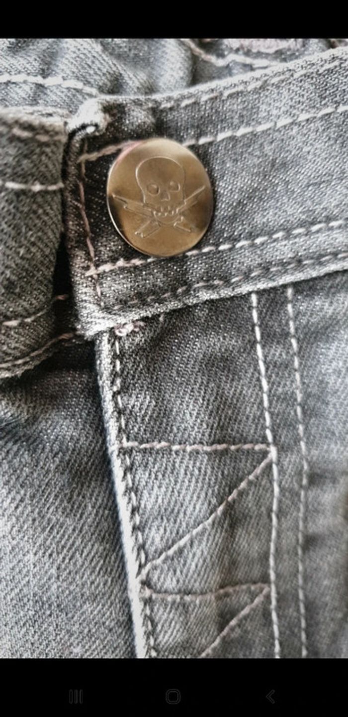 Bermuda ou short 8 ans - photo numéro 5