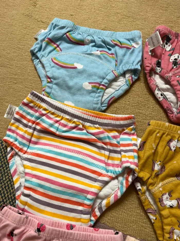 Culottes d’apprentissage taille M 14-16kg - photo numéro 3