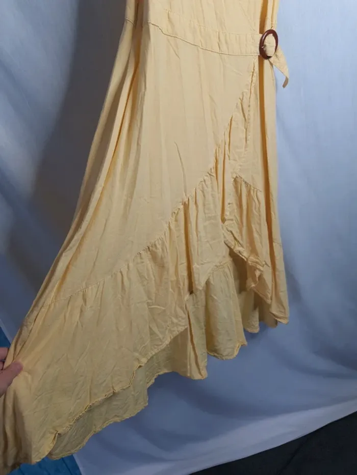 Magnifique robe jaune - photo numéro 2