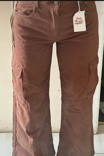 Pantalon cargo avec étiquette