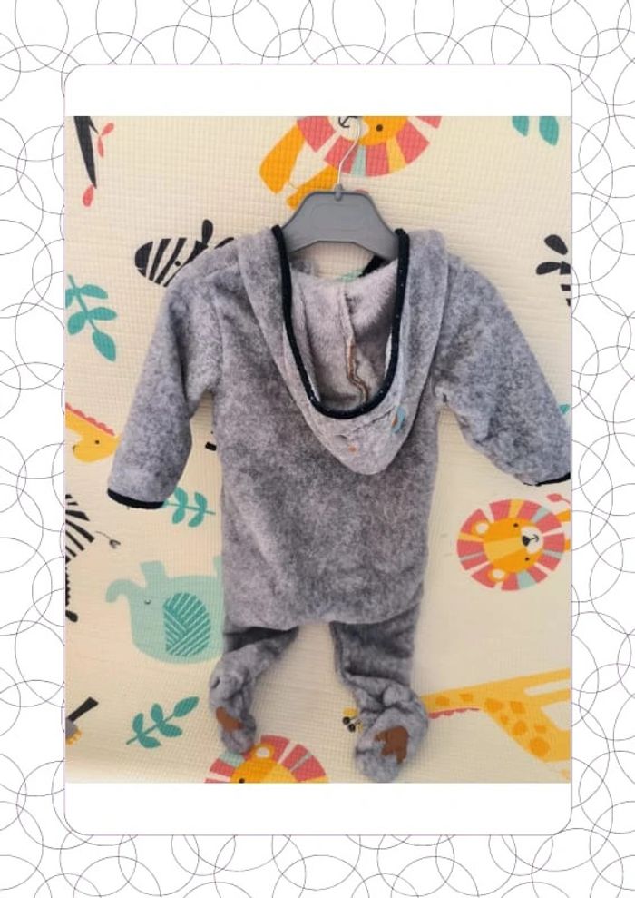 Sur pyjama dinosaure - photo numéro 8