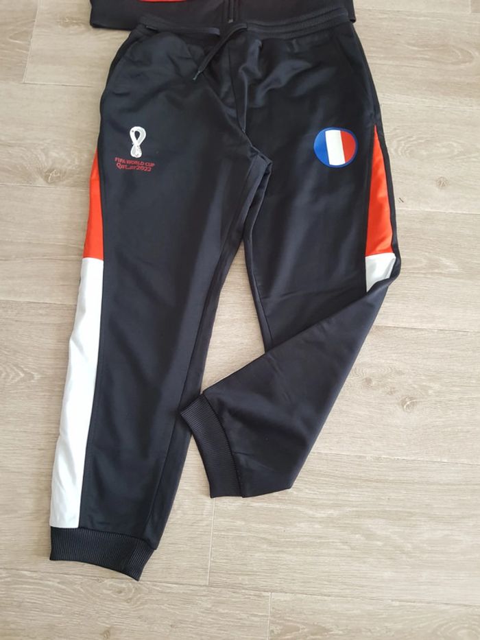 Ensemble survêtement de sport taille 8 ans neuf - photo numéro 4