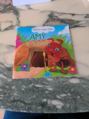 Petits mais utiles Amy la fourmi