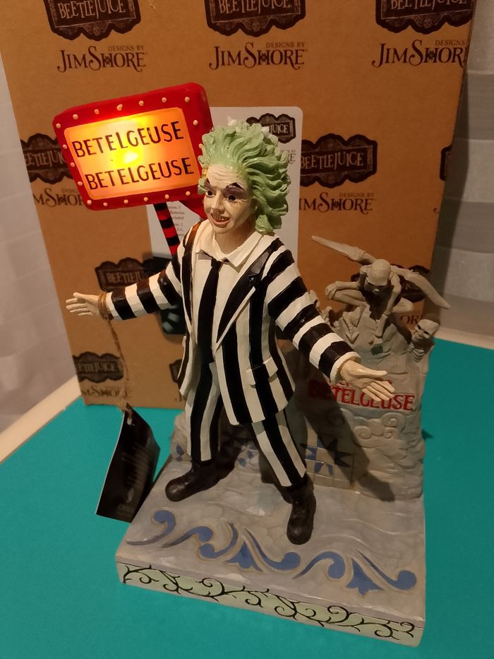 Figurine Lumineuse Beetlejuice sur sa Tombe – Jim Shore Officielle