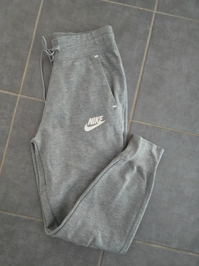 Ensemble jogging Nike gris - photo numéro 6