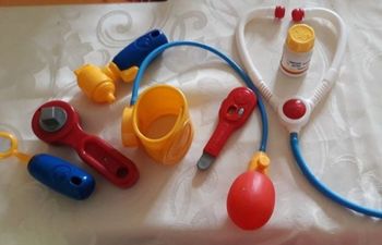 Lot jouets docteur