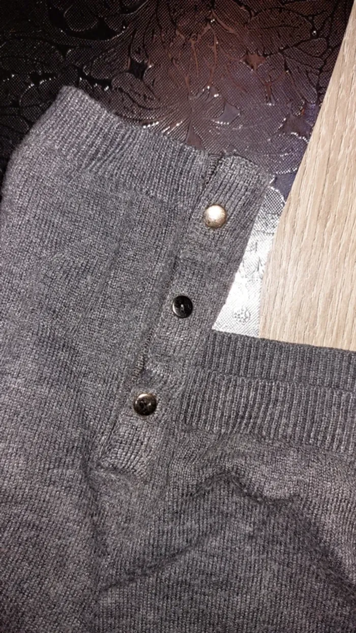 Pull gris foncé - photo numéro 4