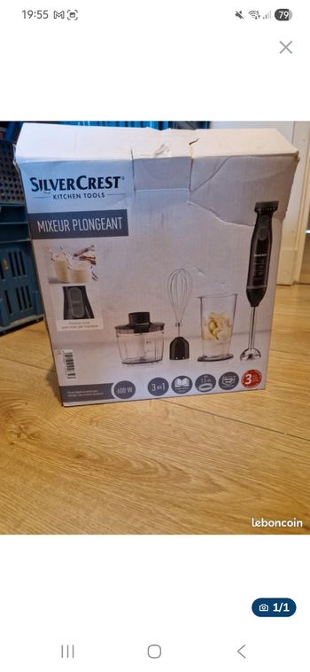 Mixeur plongeant Je vends ce mixeur plongeant Silvercrest, un appareil de cuisine polyvalent et pratique.
- Type de produit : Mixeur plongeant
- Marque : Silvercrest
- Puissance : 600 W
- Fonctionnalités : 3 en 1 (mixeur, hachoir, fouet)
Bon état