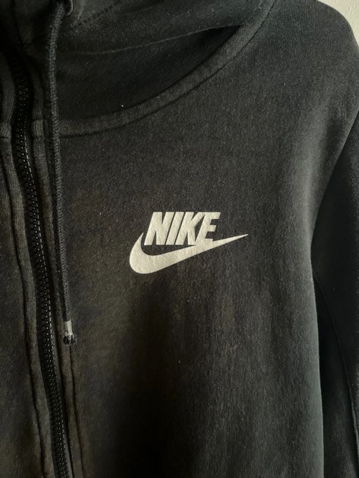 Sweat à capuche nike taille S - photo numéro 2