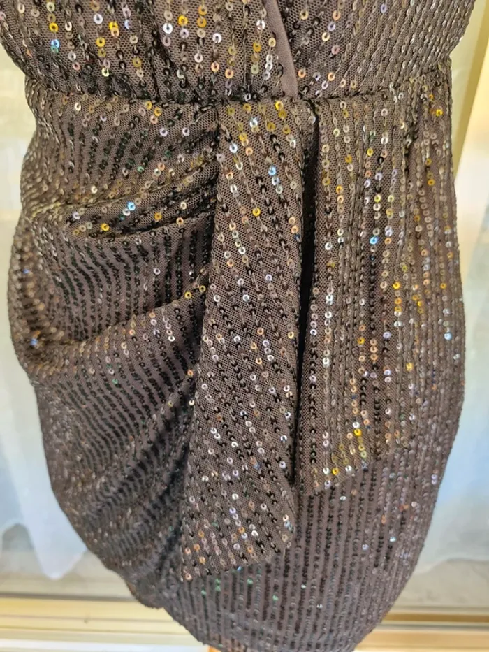 🎀 Robe noire à sequins - photo numéro 6