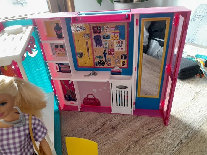 Le dressing de luxe de Barbie Fashionistas - photo numéro 6