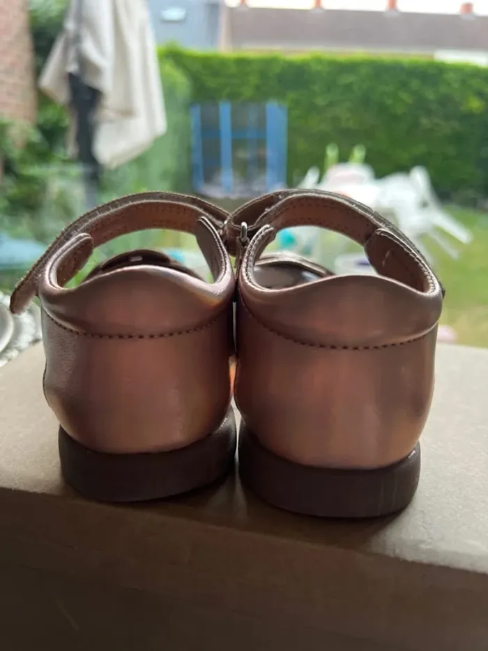 Sandalettes Friboo rose nacrées et pailletées 28 neuves - photo numéro 5