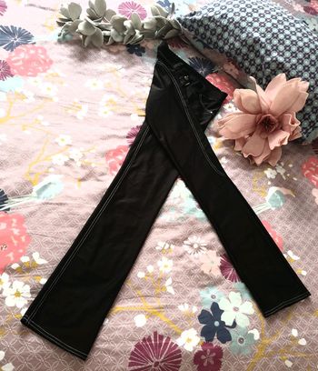 Pantalon slim brillant en lycra