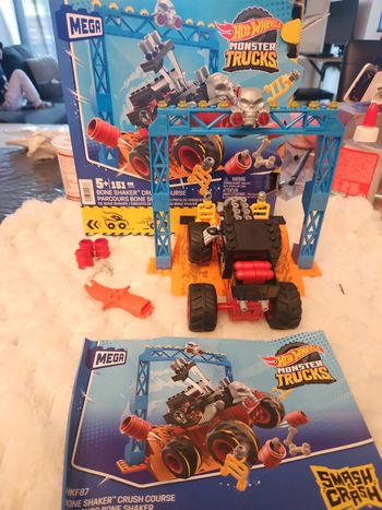 Mega Monster truck hot wheels