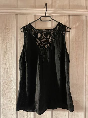 Top dentelle noir MIM
