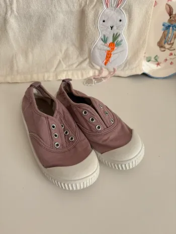 Tennis couleur lila