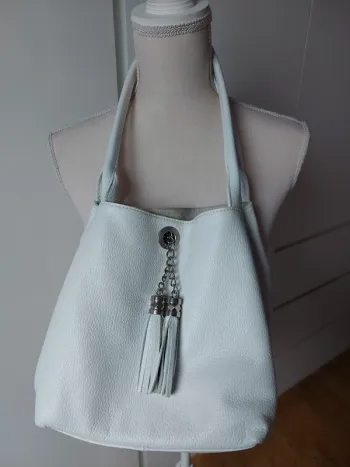 Magnifique sac en cuir blanc