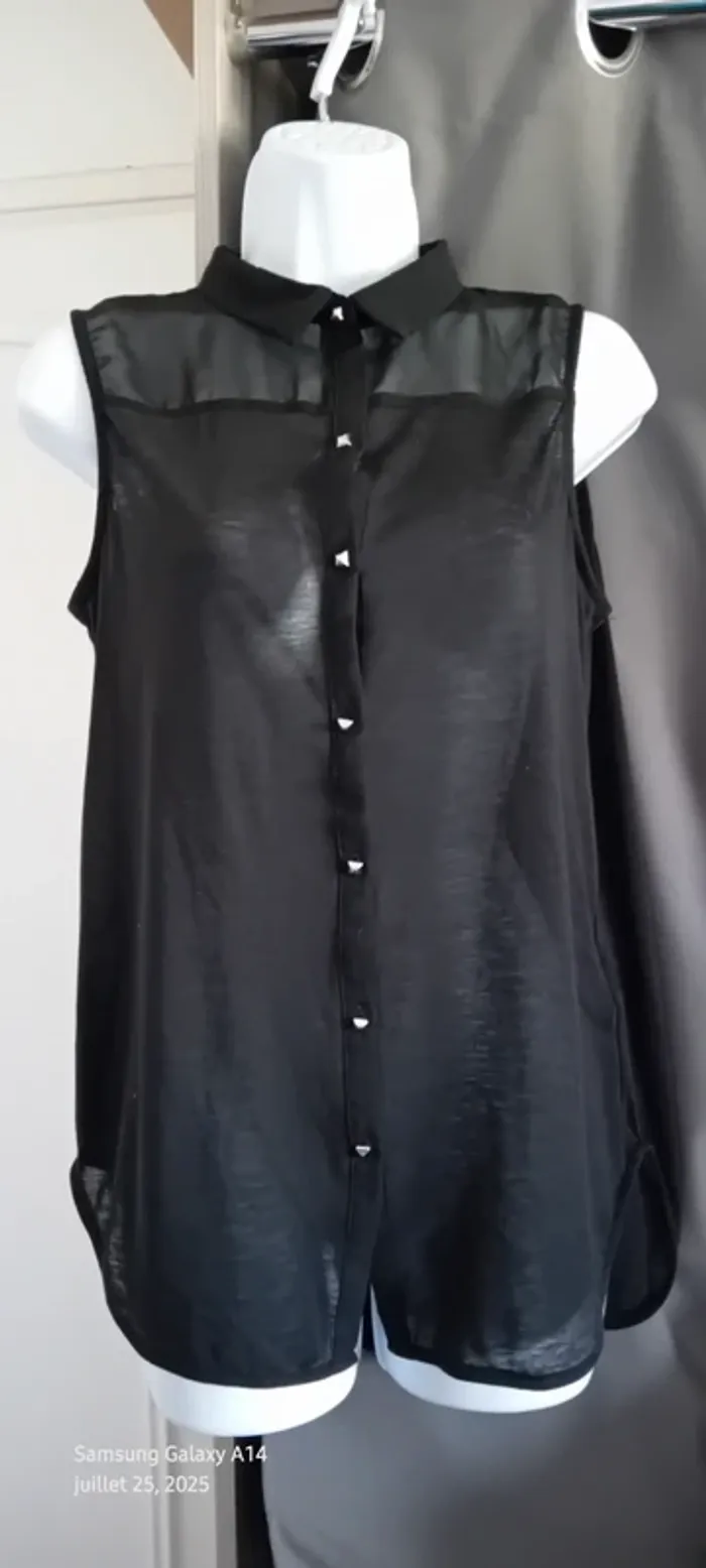 Blouse sans manches longue semi transparente bi matière avec boutons noire femme S h&m - photo numéro 2