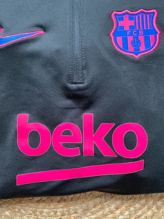 Veste Officielle 1/4 Zip Nike FC Barcelone 2022/2023 – Taille M Enfant - photo numéro 4