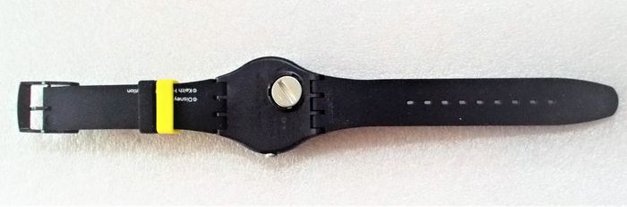 Montre SWATCH "Mickey Noir sur Blanc" - photo numéro 7