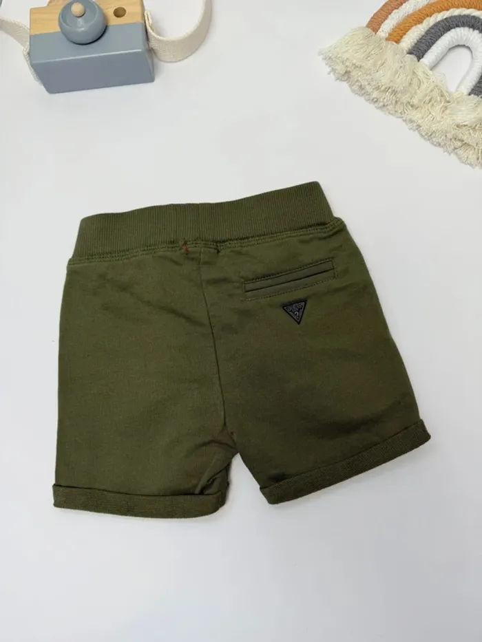 Short Guess bébé garçon kaki taille 3-6 mois comme neuf - photo numéro 2