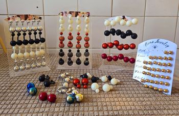 Magnifique lot de boucle doreille avec les presentoire