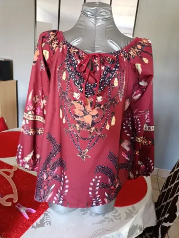 Jolie blouse légère rouge M