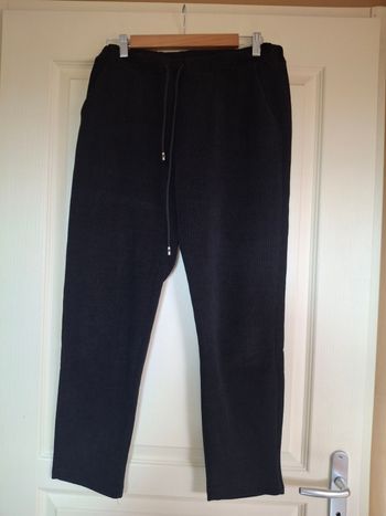Pantalon jog noir en velours côtelé comme neuf