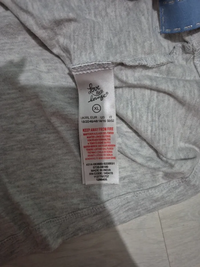 T-shirt gris - photo numéro 5