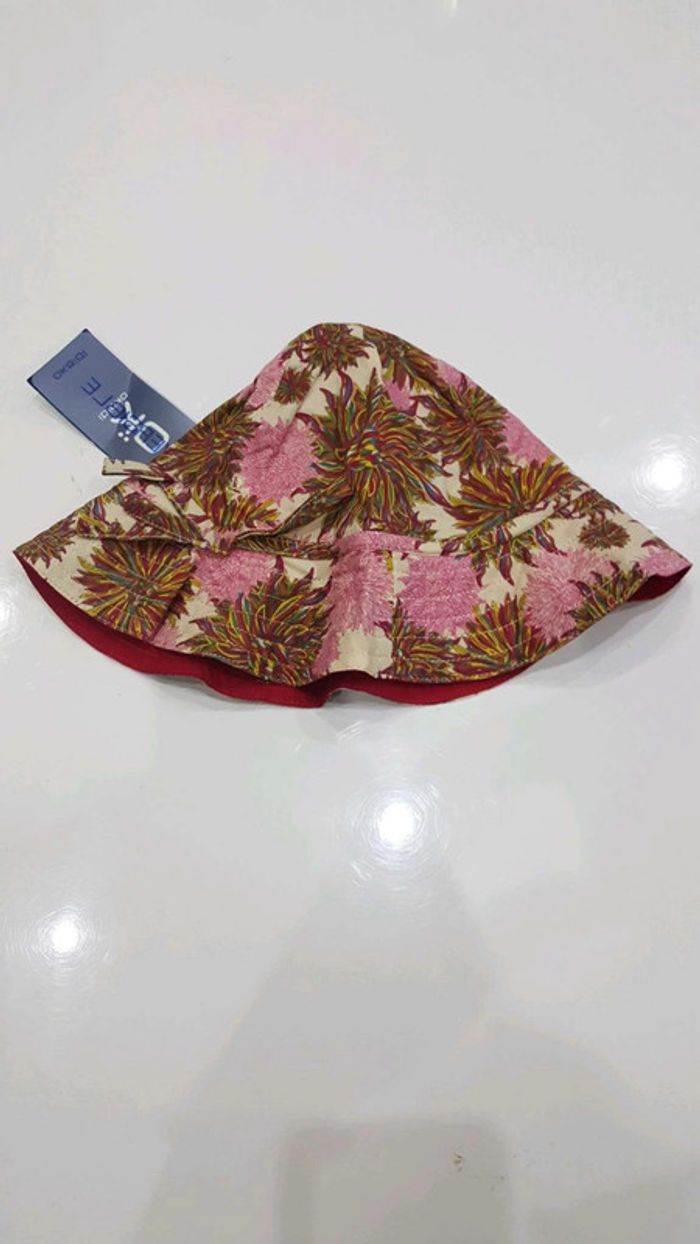Chapeau  réversible  taille  50  neuf