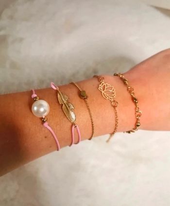 Lot de 5 bracelets neufs couleur or