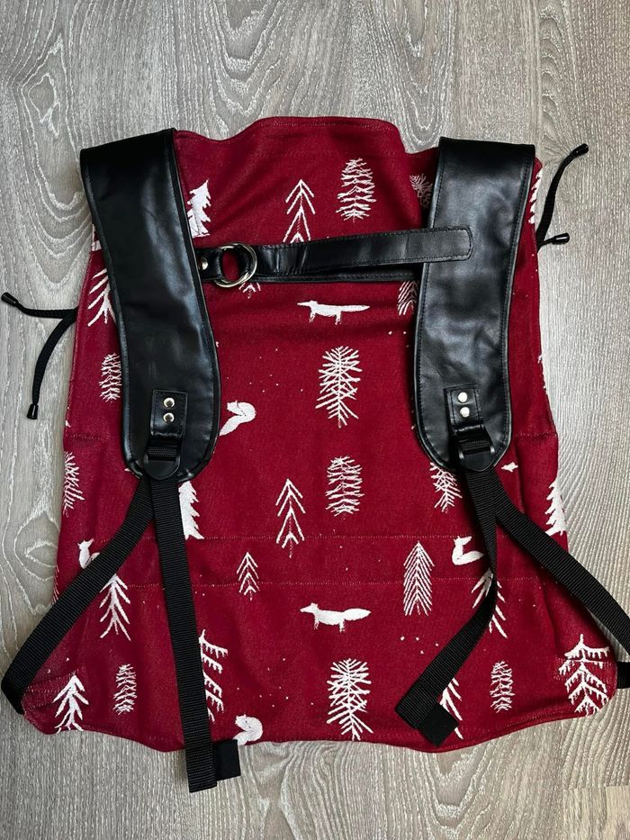 Portage Onbu Onbuhimo de couturière spécialisée Little Wolf taille grand toddler/preschool dans une écharpe de portage Roar Bordeaux Zen - photo numéro 2