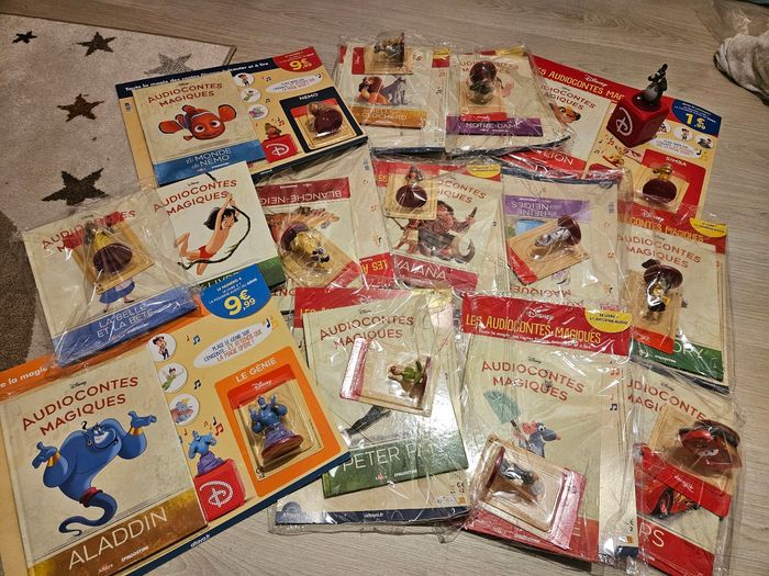 14 figurines et livres + enceinte 2025