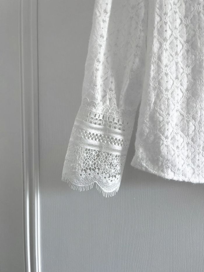 🌟 Blouse blanche avec broderie et détails - photo numéro 2