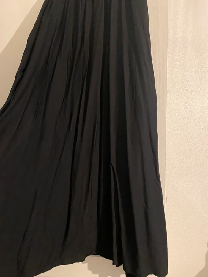 Superbe jupe noire - photo numéro 2
