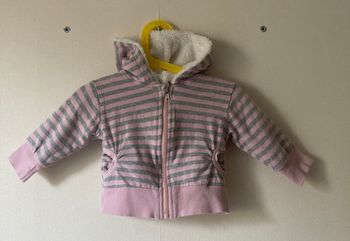 gilet zippé à capuche fille 12 mois