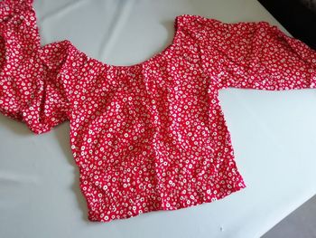 Très jolie blouse courte ( ceinture) Smok neuve