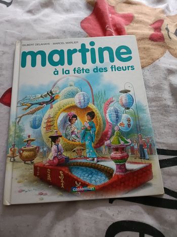 Livre " Martine a la fête des fleurs "