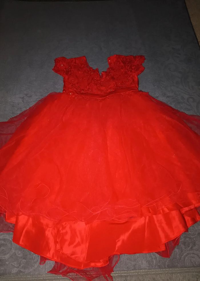 Belle robe rouge de cérémonie mariage ou fête en taille 14 ans. - photo numéro 2