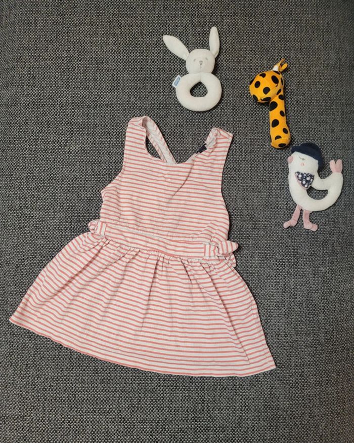 Robe d'été à dos croisé 3 ans