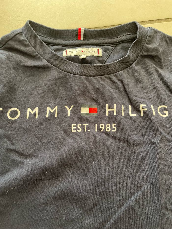 Lot t-shirt tommy Hilfiger - photo numéro 4