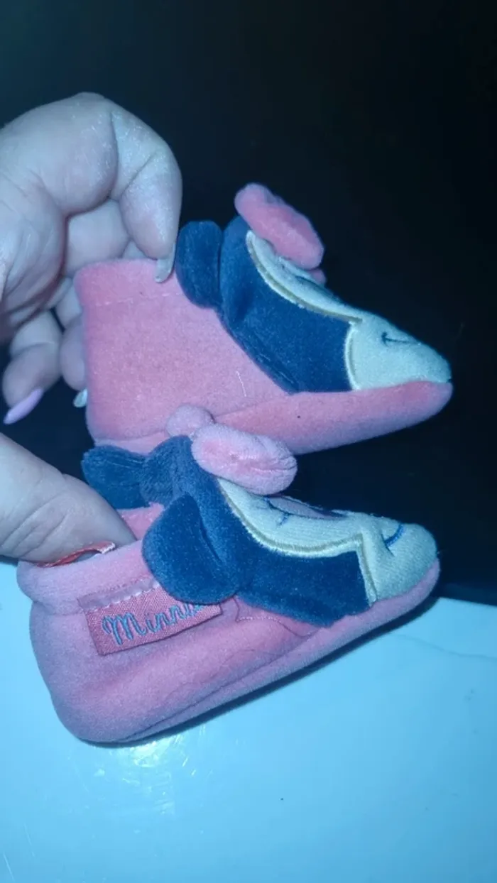 Chaussons minnie Neuf - photo numéro 2