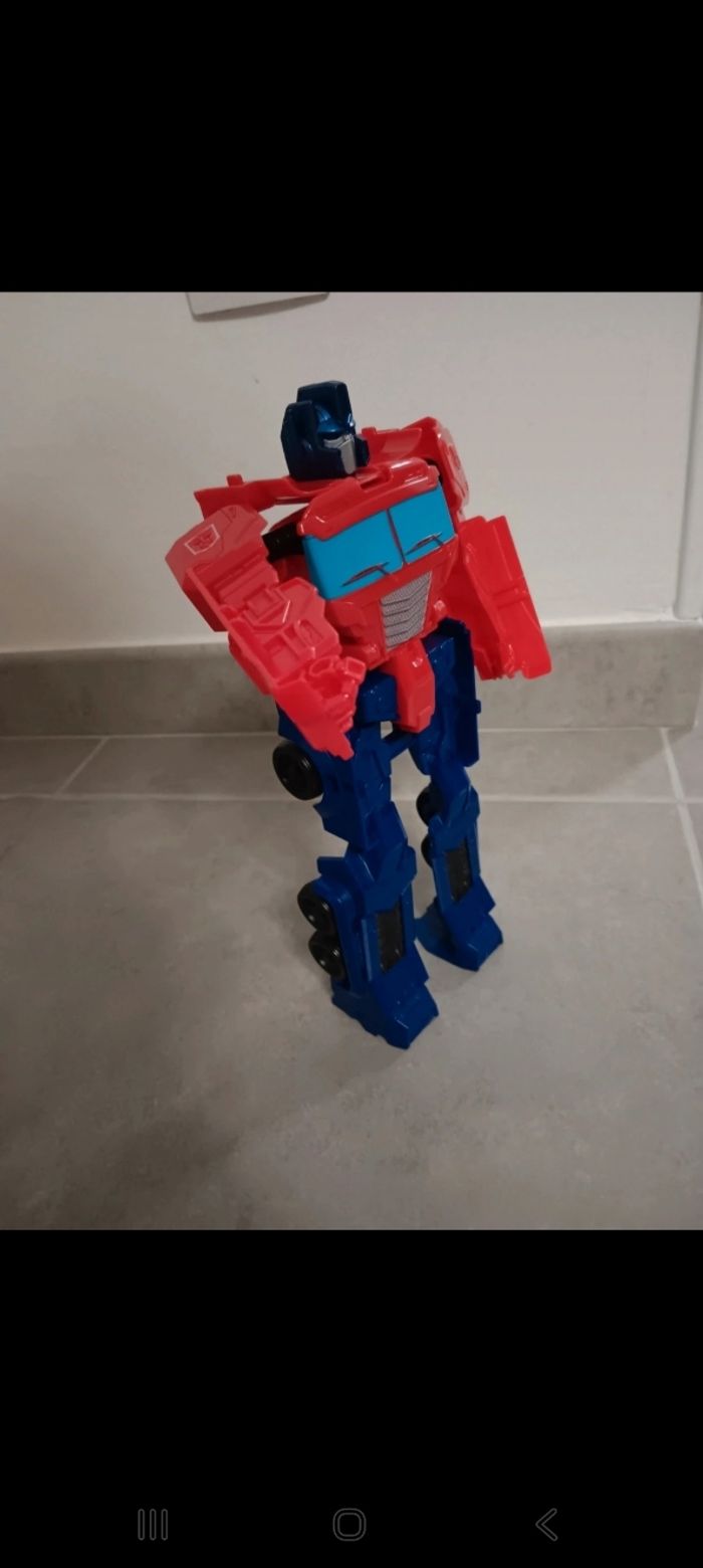 Transformer camion bonhomme