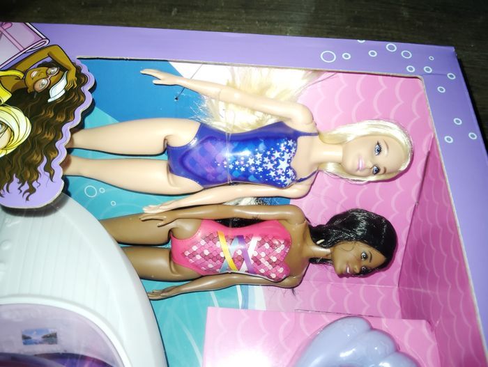 Coffret bateau avec 2 poupées Barbie - photo numéro 2