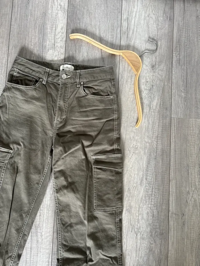 cargo vert kaki H&M - photo numéro 2