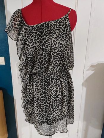 Robe courte asymétrique