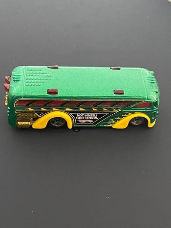 Bus Hot Wheels