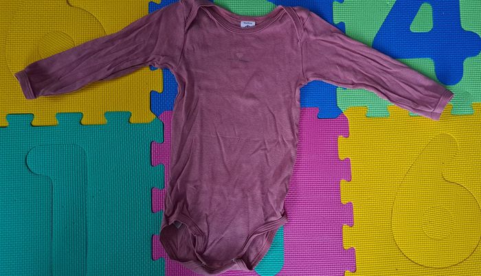 Lot de 4 bodies ml (3 Petit Bateau + 1 Absorba) 18m - photo numéro 10