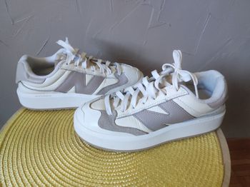 Baskets New balance CT302 neuves P38,5 beige/écru